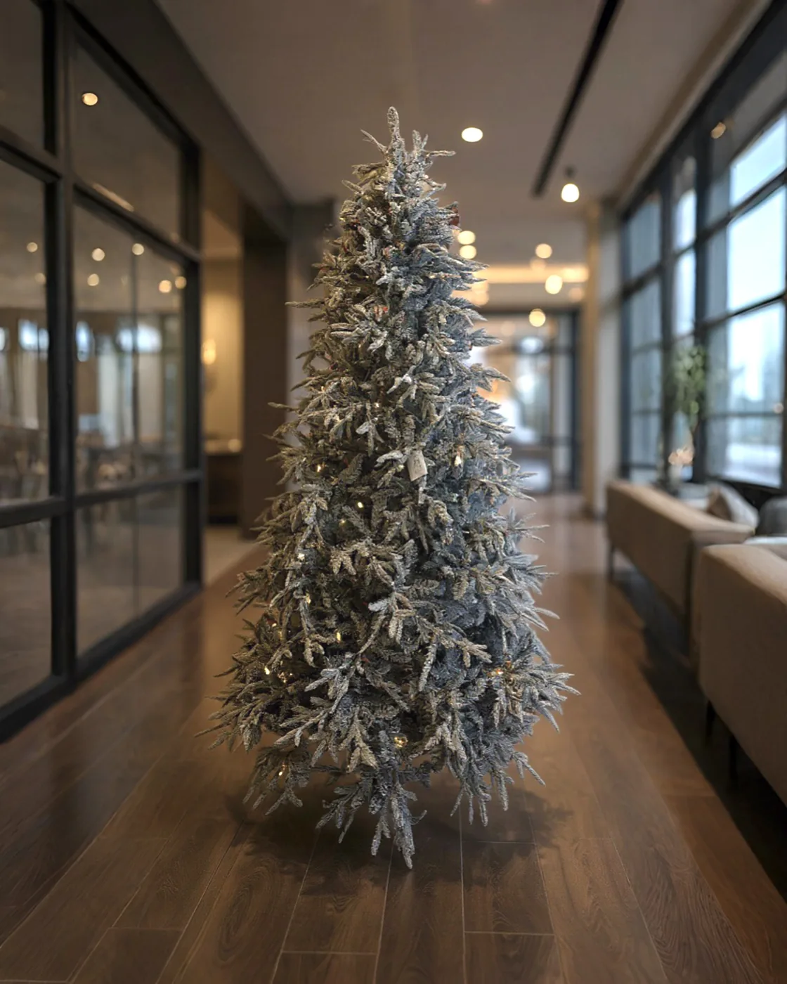 İthal Yılbaşı Ağacı Kendinden Karlı Ve led Işıklı 210 CM