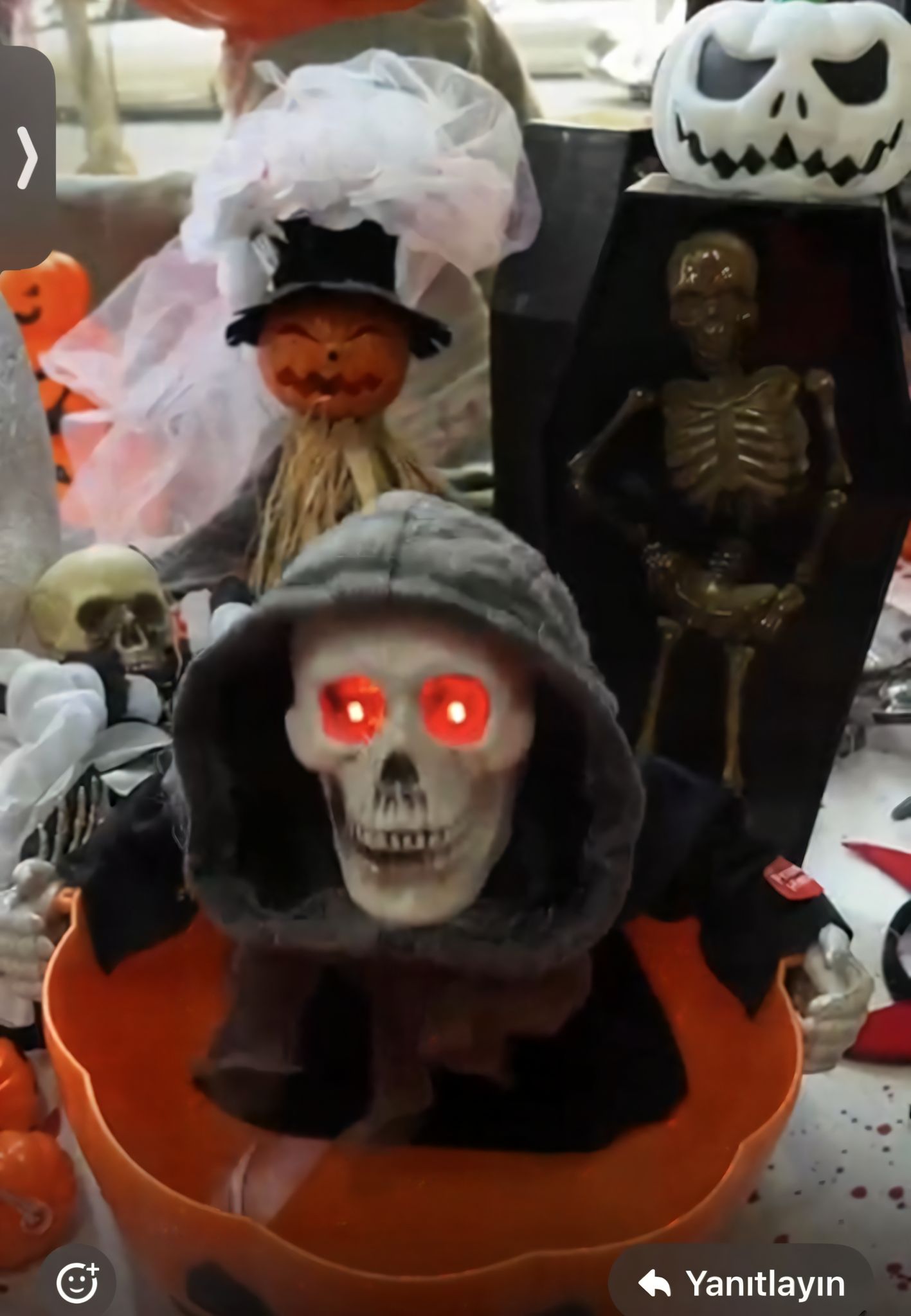 Siyah Gold Renkli Fırfır Süs