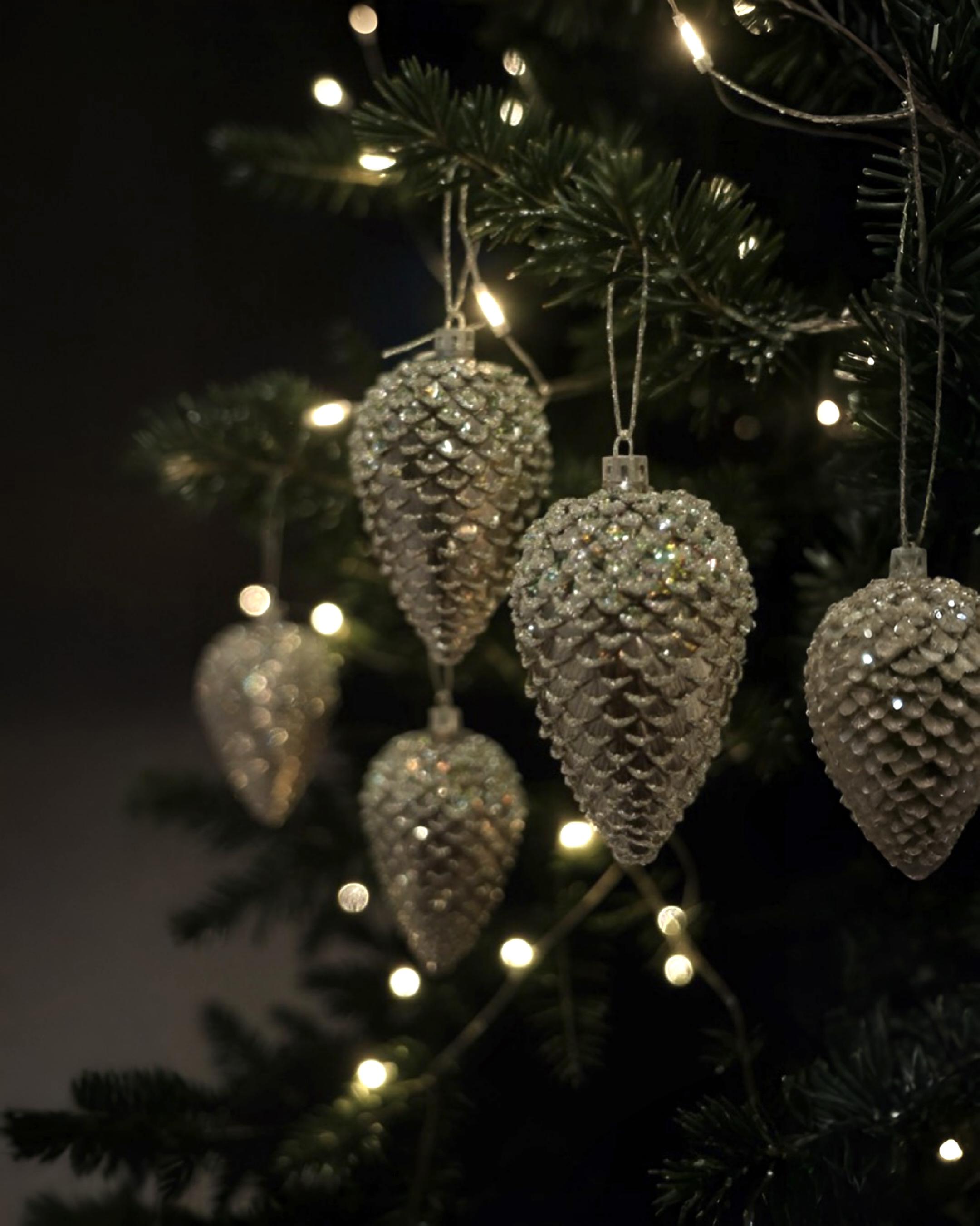 Yılbaşı Simli Kozalak Süs 12 cm 4lü