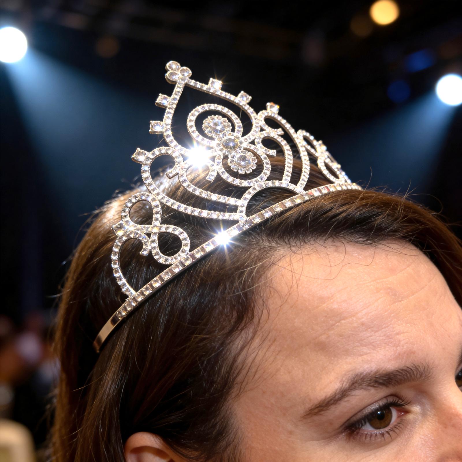 Kristal Taşlı Prenses İşlemeli Lüks Metal Taç