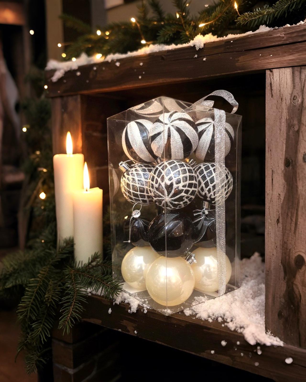 Yılbaşı Ağacı Siyah Beyaz Renkli Desenli Top Süs 6 CM