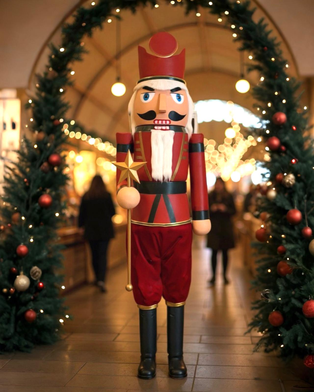 220 CM Lüks Kurşun Asker Fındıkkıran Yılbaşı Dekoru – Dış Mekan Dayanıklı El İşçiliği Model