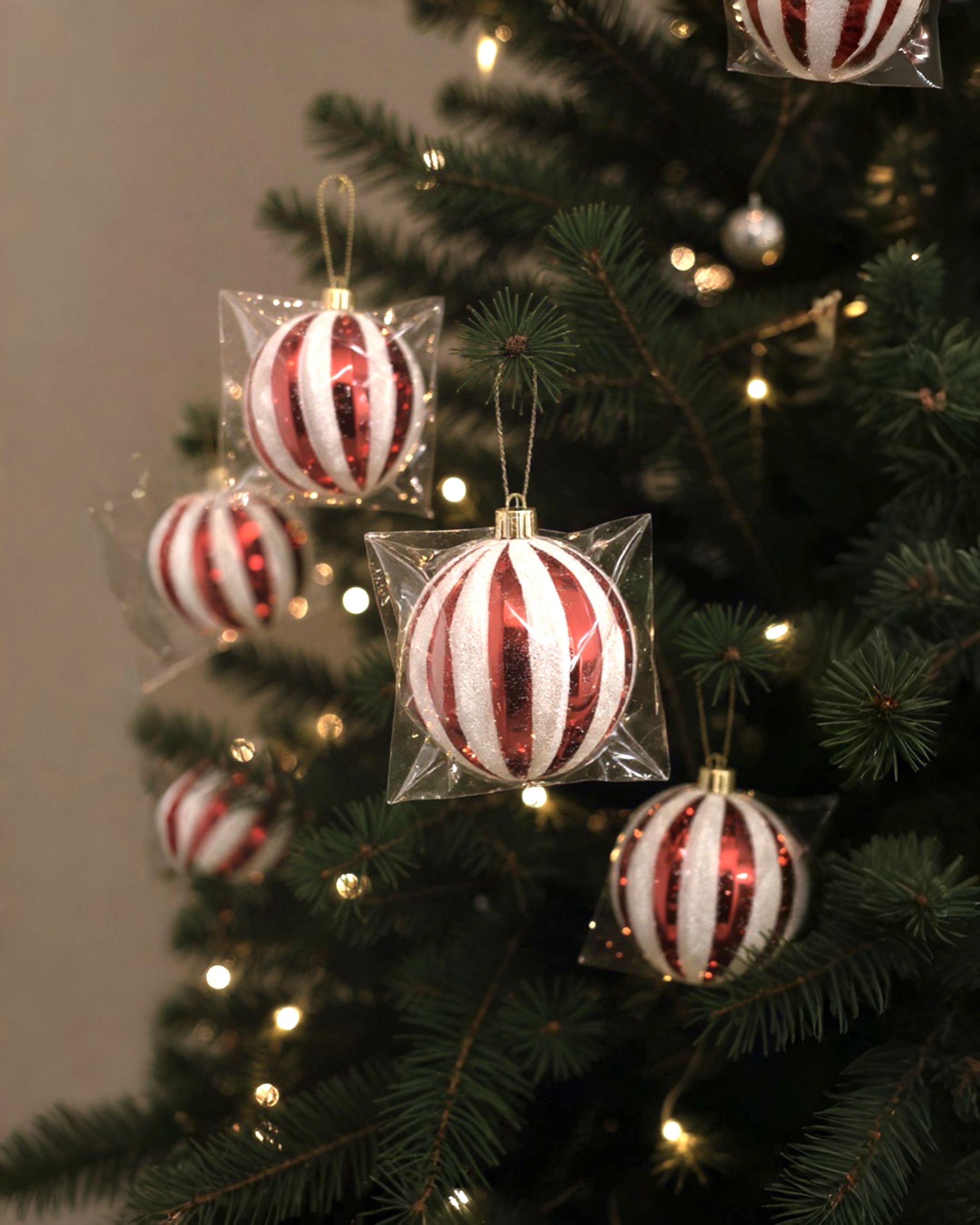 Yılbaşı Ağacı Kırmızı Beyaz Dilimli Şeker Top Süs 10 cm 4lü