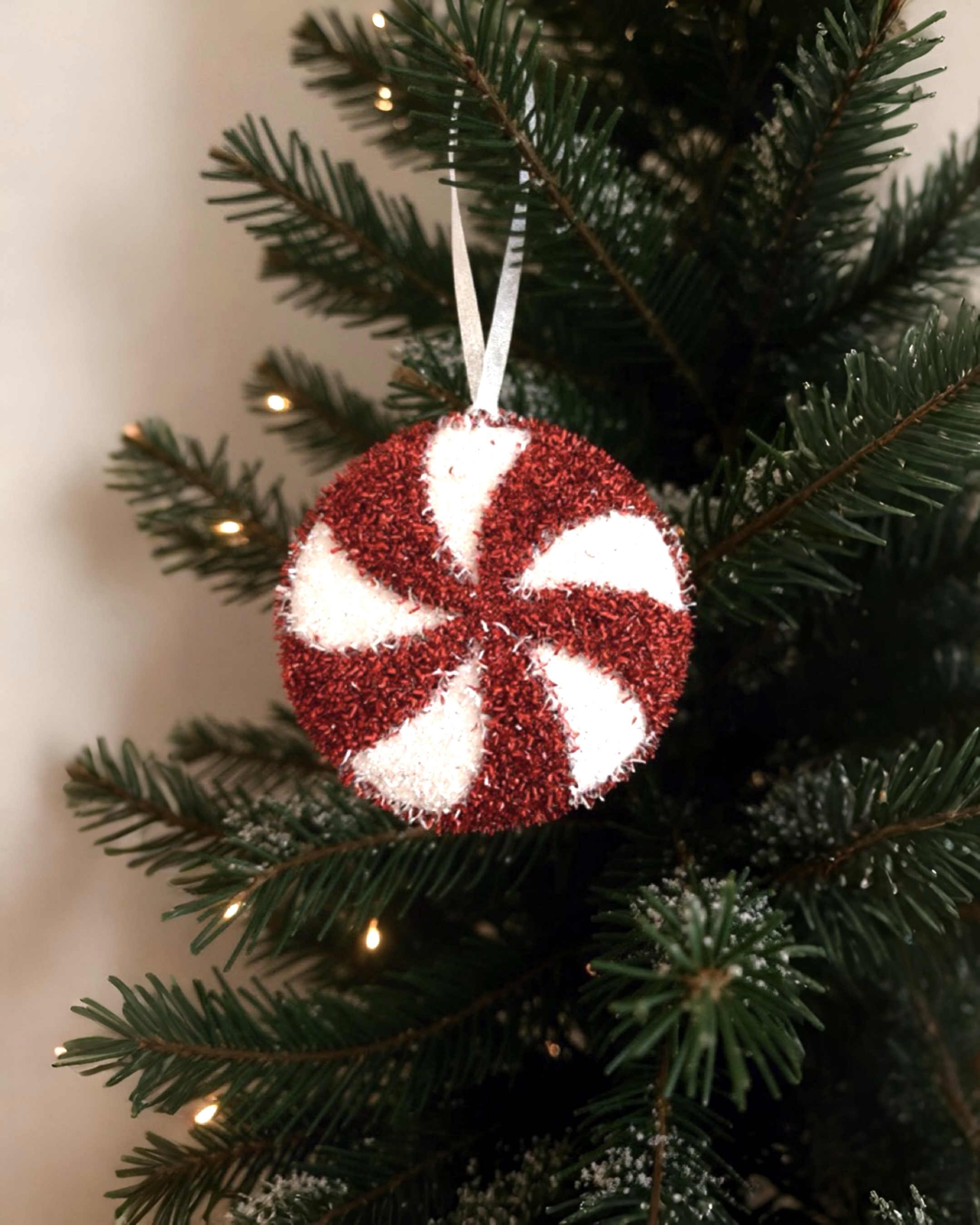 Yılbaşı Ağacı Lolipop Kırmızı Beyaz Yuvarlak Şeker Süs 14 CM