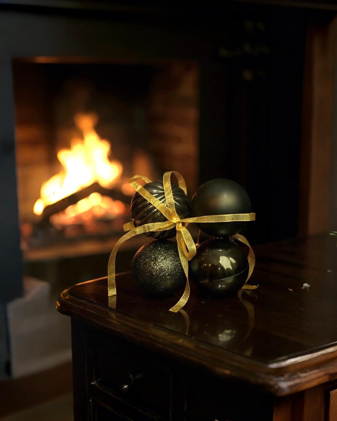 Yilbasi Ağacı Koyu Yeşil Top Süs