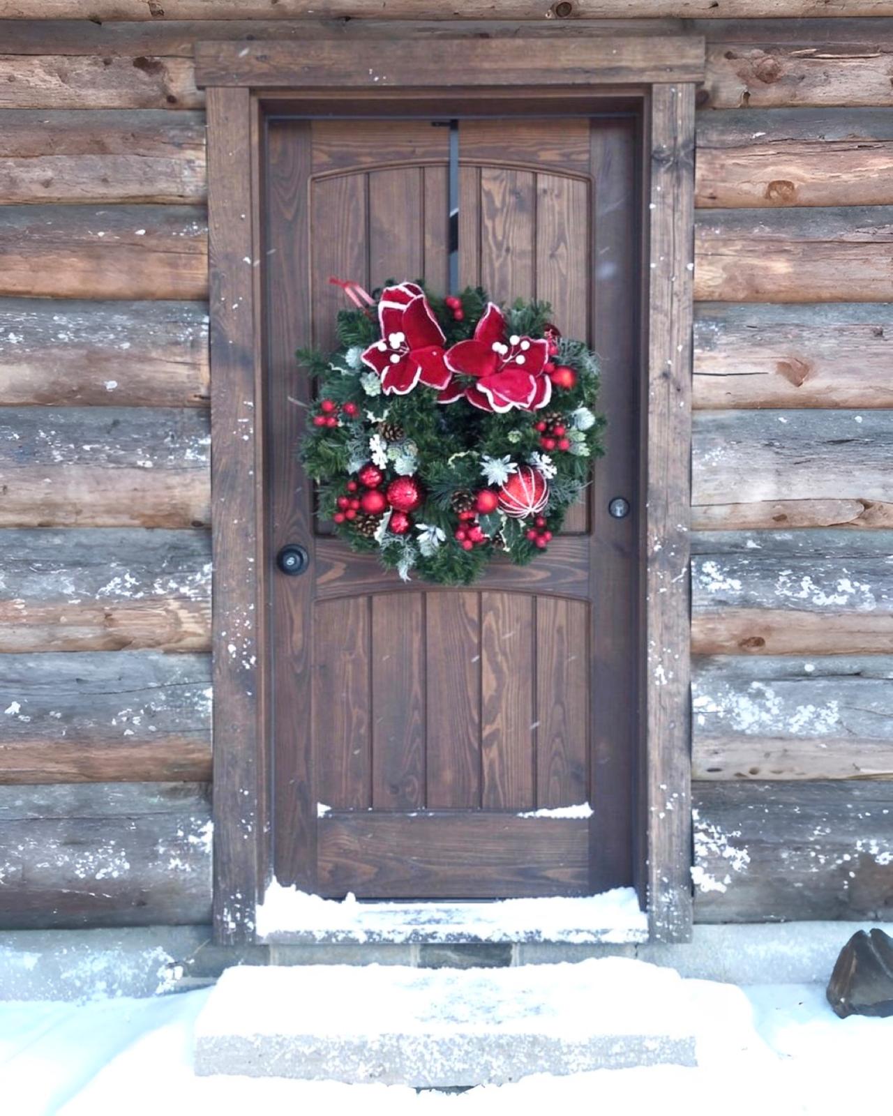 Yılbaşı Kapı Süsü Manolyalı Yuvarlak Kapı Çelengi 45 cm