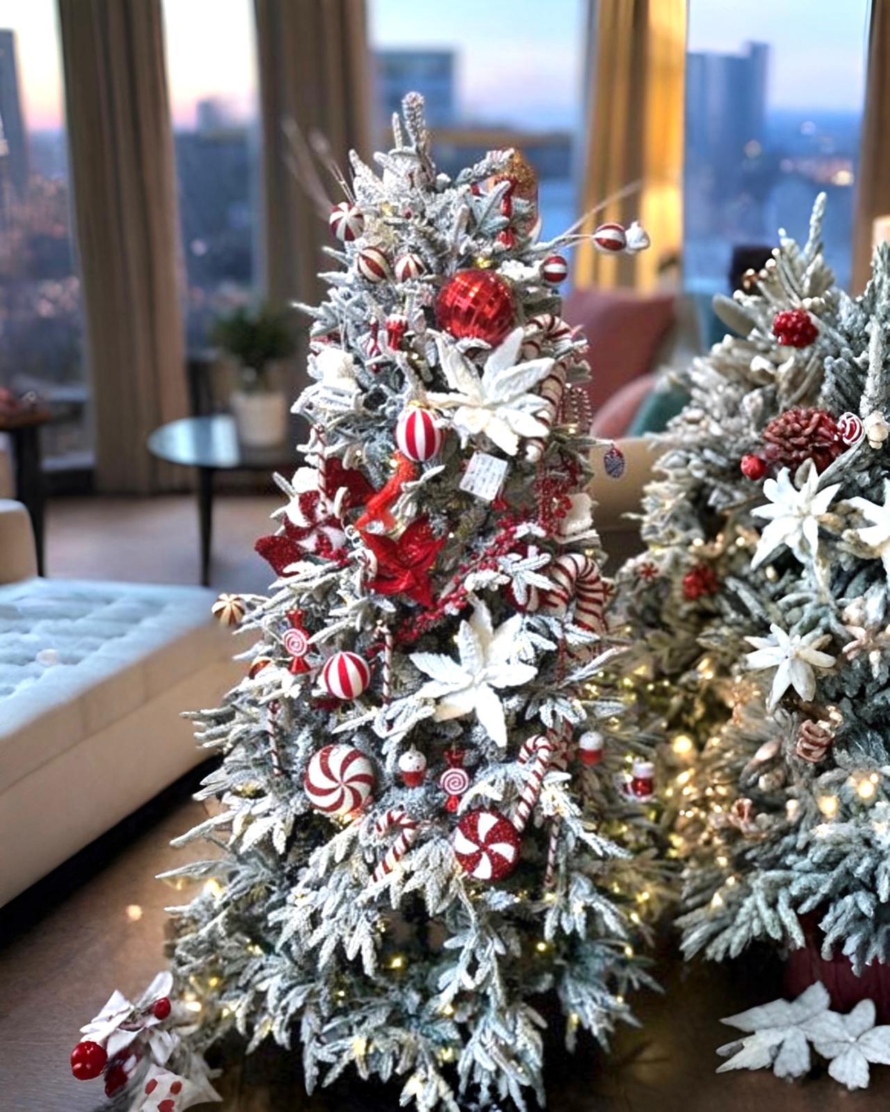 İthal Yılbaşı Ağacı Kendinden Karlı Ve led Işıklı 210 CM