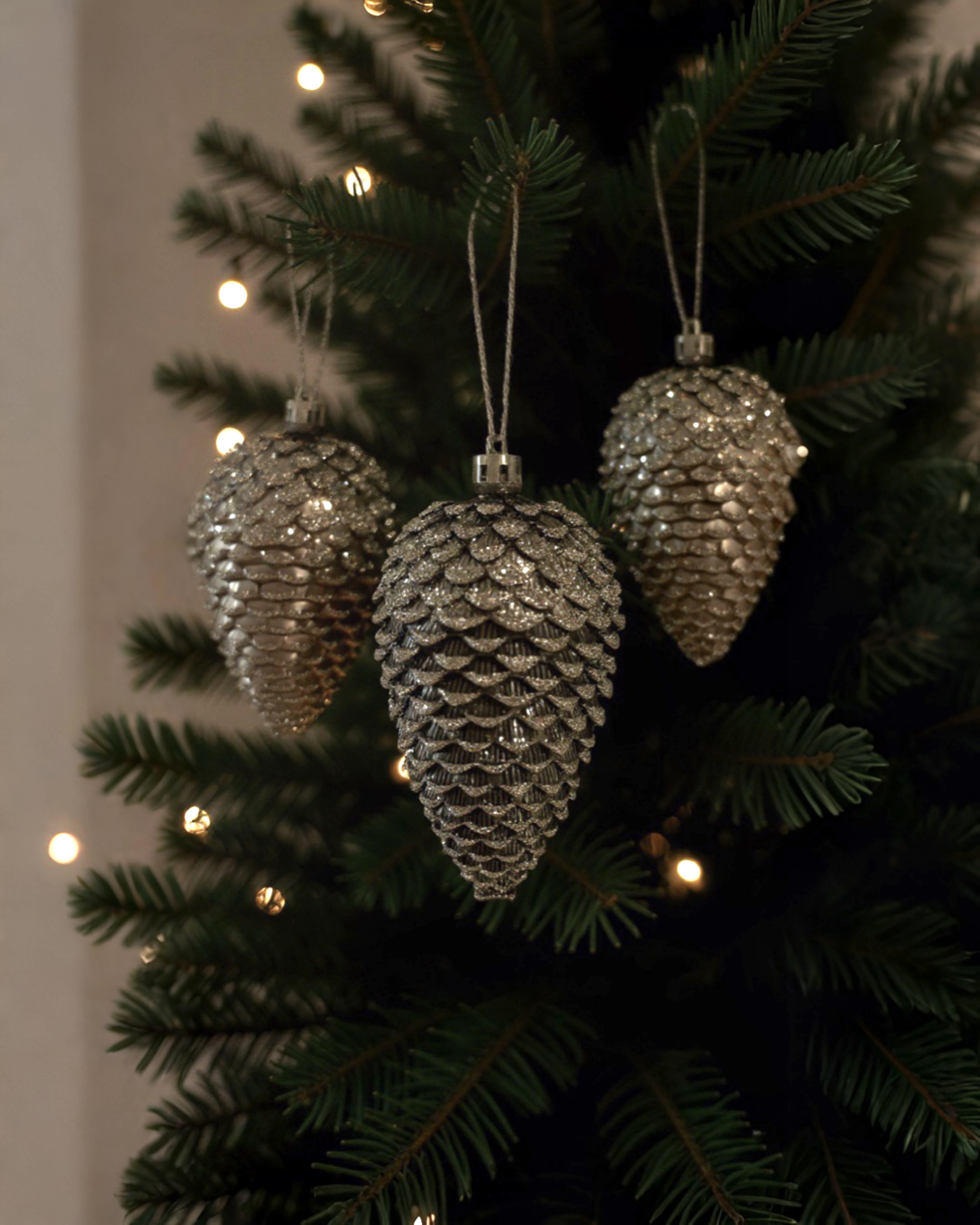 Yılbaşı Simli Kozalak Süs 12 cm 4lü