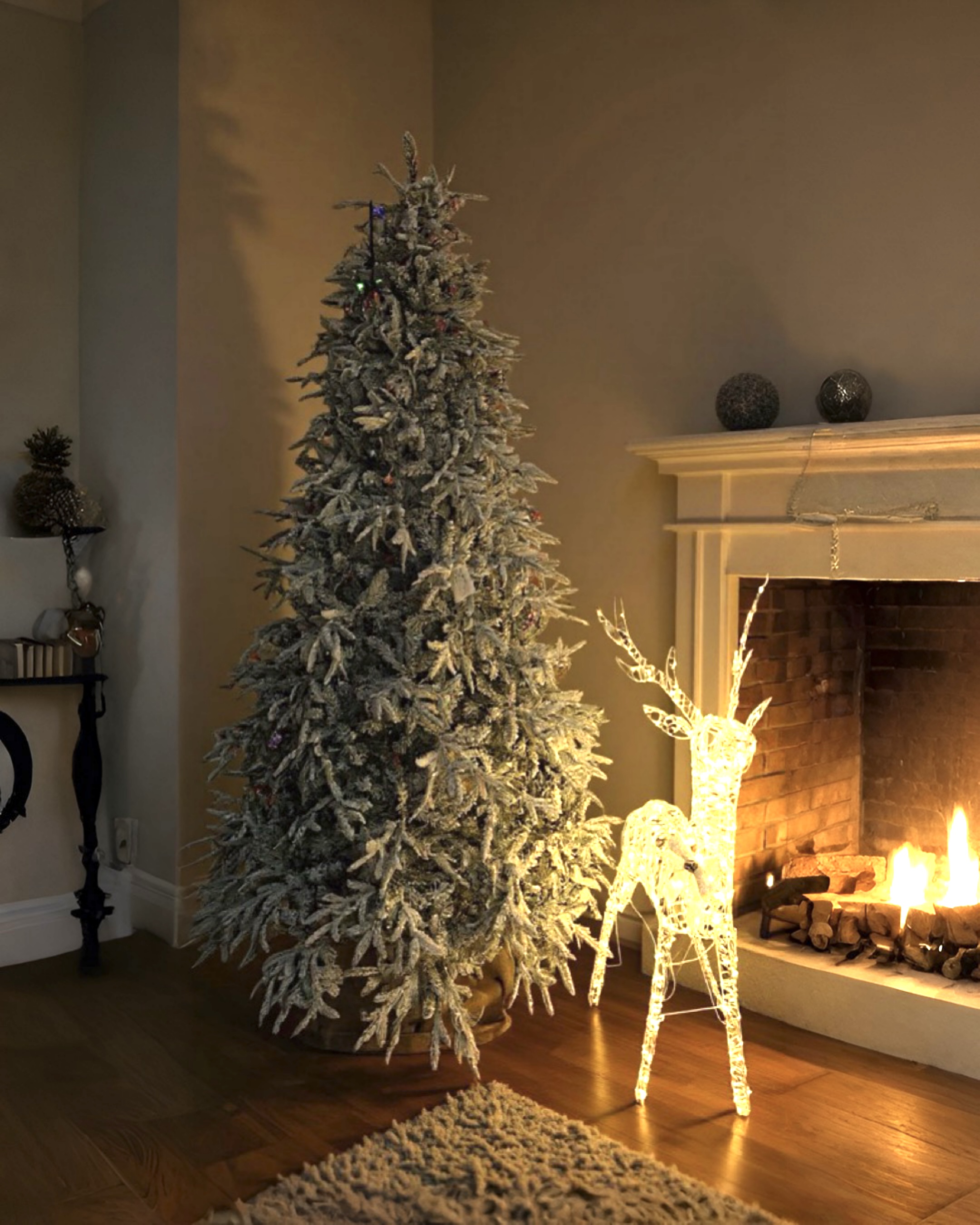 İthal Yılbaşı Ağacı Kendinden Karlı Ve led Işıklı 180 CM