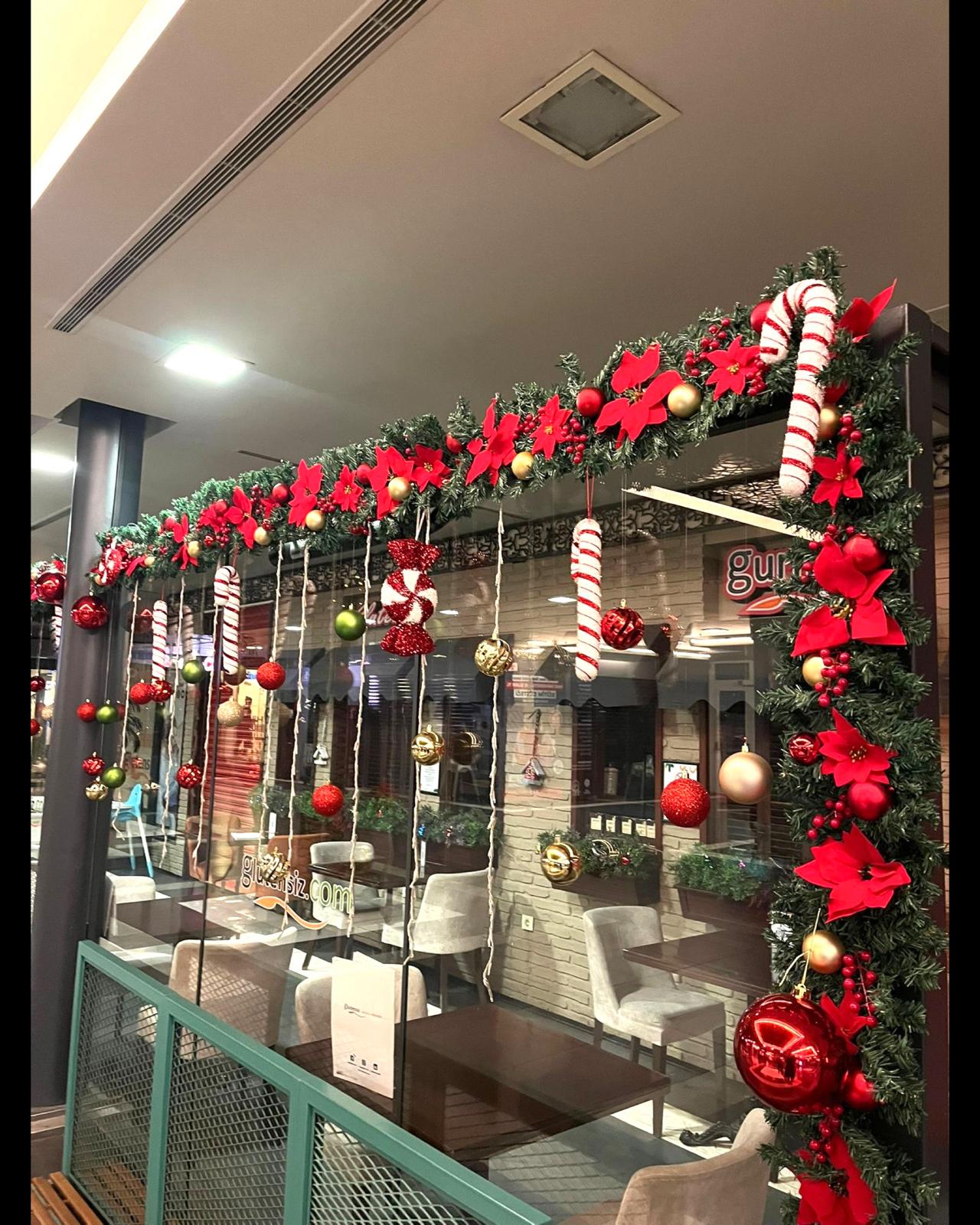 Yılbaşı Hazır Süslenmiş Kırmızı Garland Dekor 230 CM