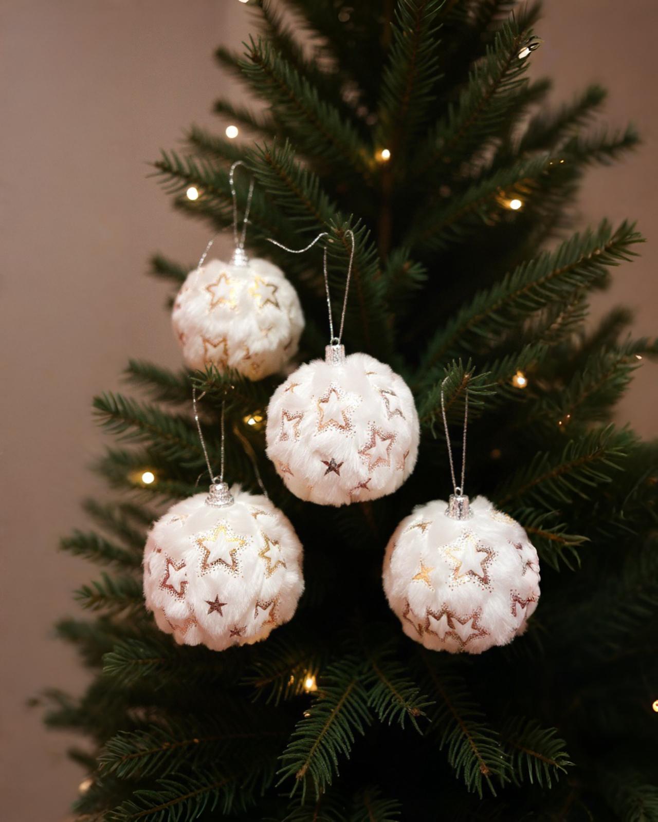 Yıldız Desenli Peluş 4 Lü Top Süs 8 CM