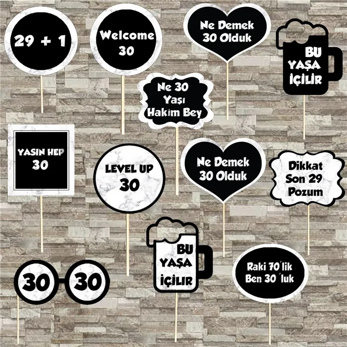 30 Yaş Siyah Beyaz Konuşma Balonu