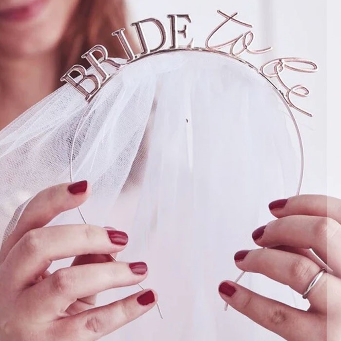 Bride To Be Metal Taç