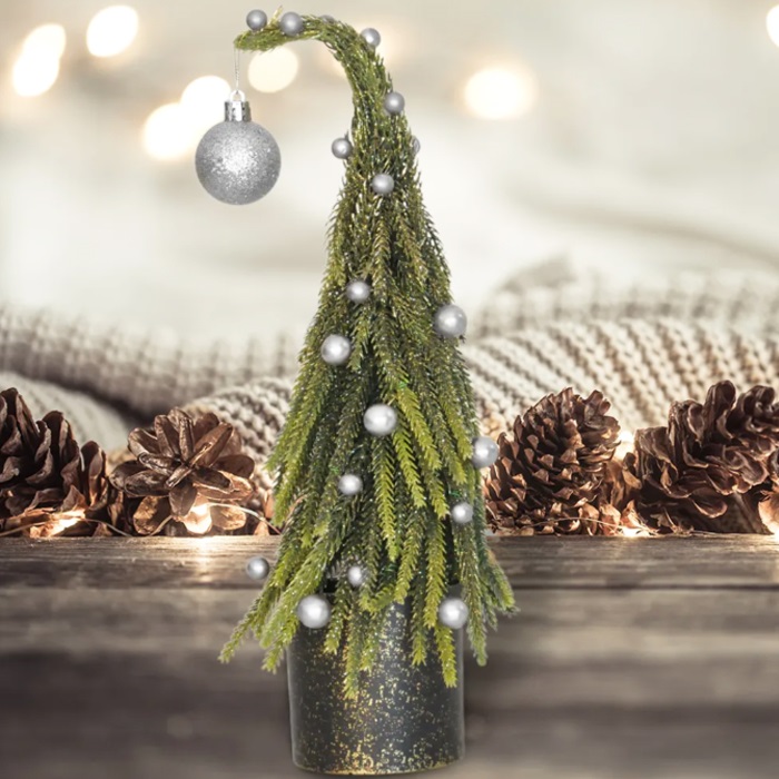 Gümüş Süslü Eğik Dekor Çam Ağacı