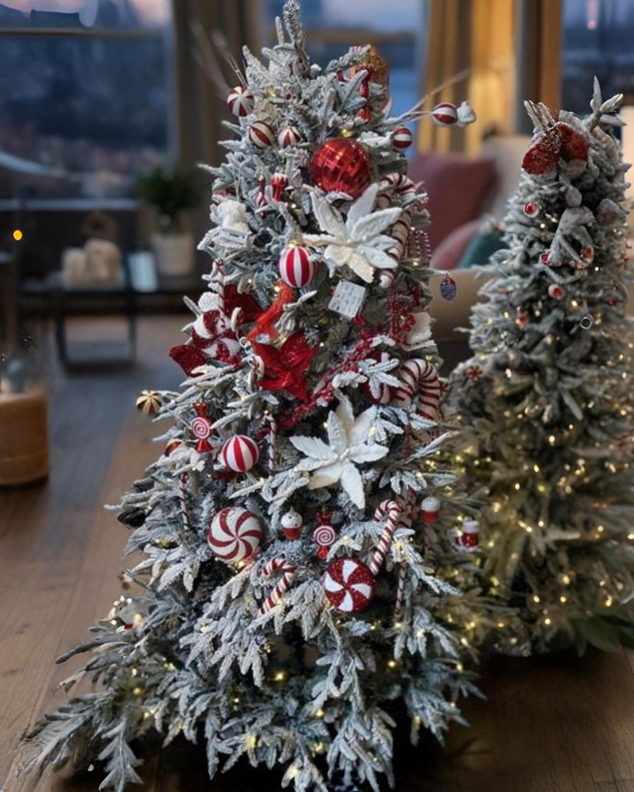 İthal Yılbaşı Ağacı Kendinden Karlı Ve led Işıklı 180 CM