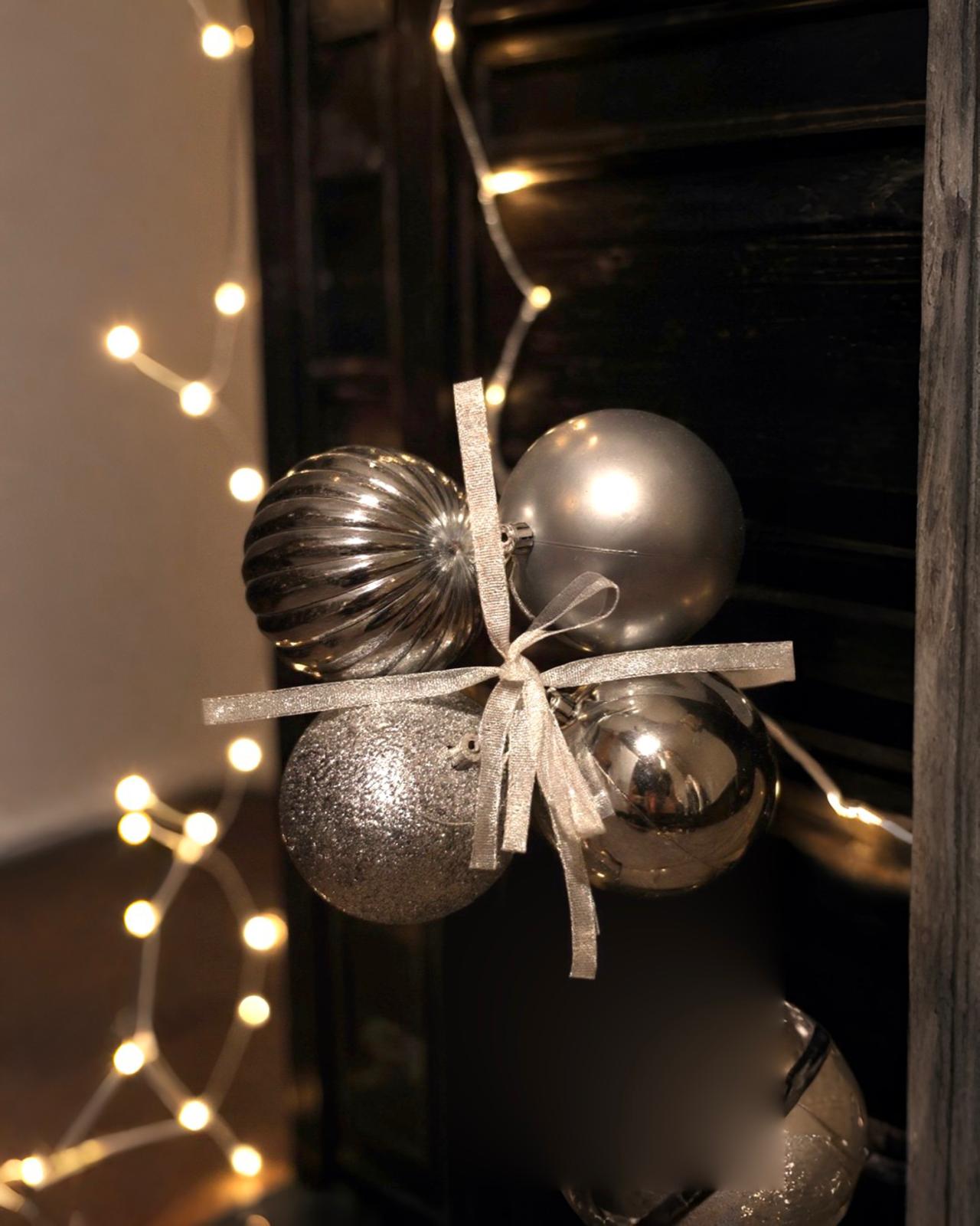 Yılbaşı Ağacı Uzay Grisi Top Süs 10 Cm