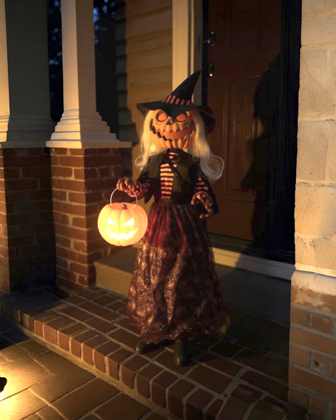 Hareketli Sensörlü Müzikli Halloween Balkabağı Cadı Dekor – 120 cm