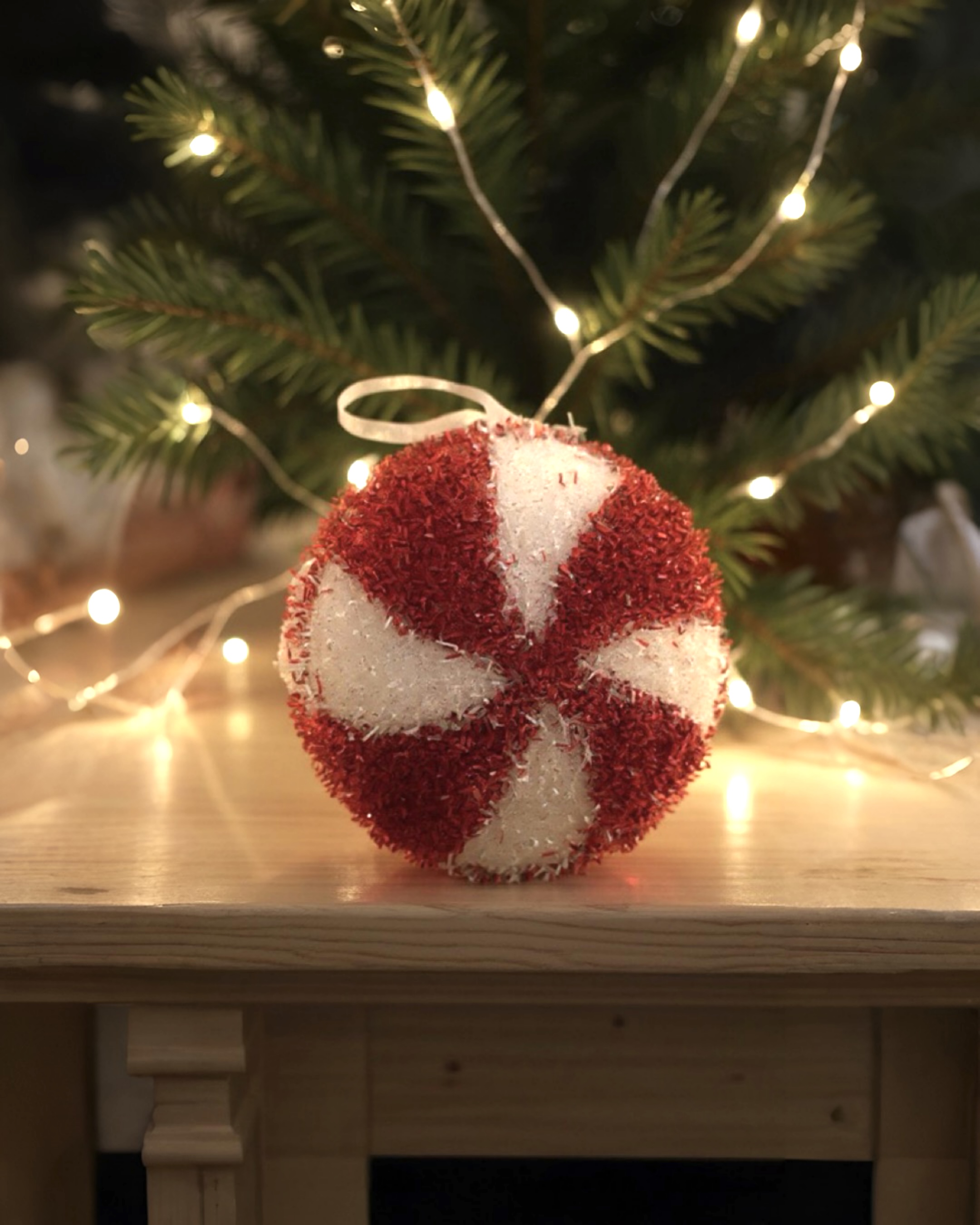 Yılbaşı Ağacı Lolipop Kırmızı Beyaz Yuvarlak Şeker Süs 14 CM