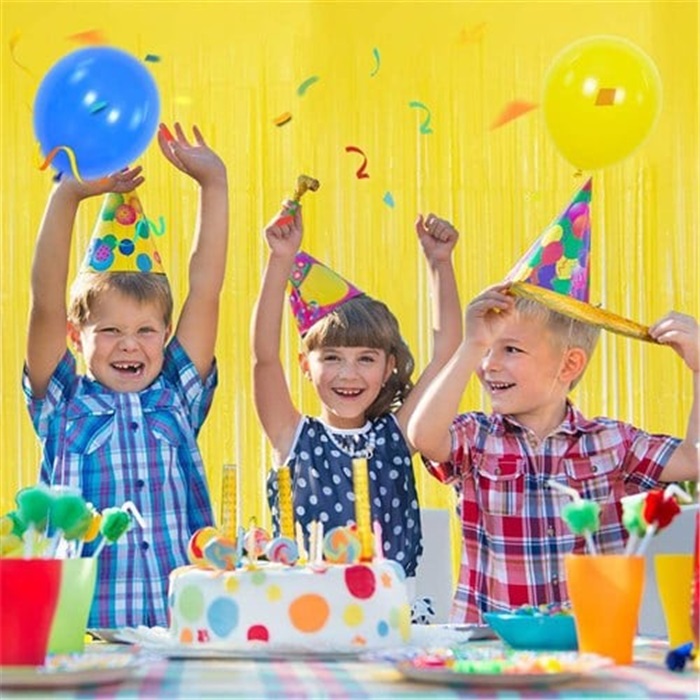 Pastel Sarı Renkli Duvar Perdesi