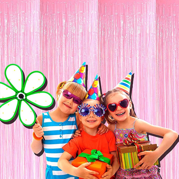 Pembe Renkli Parlak Duvar Perdesi