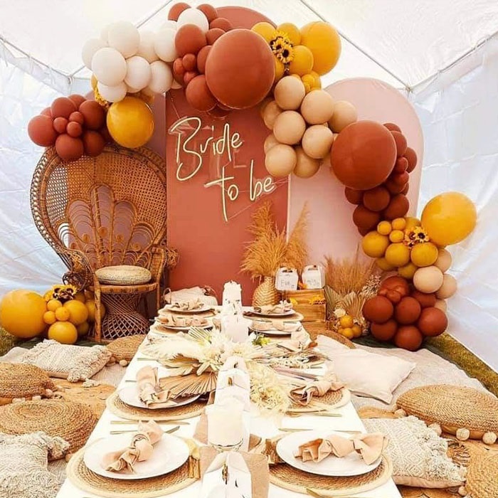 Rattan Koltuklu Bekarlığa Veda Parti Süslemesi