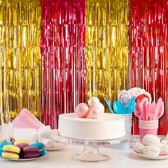 Sarı Kırmızı Renkli Parlak Duvar Perdesi