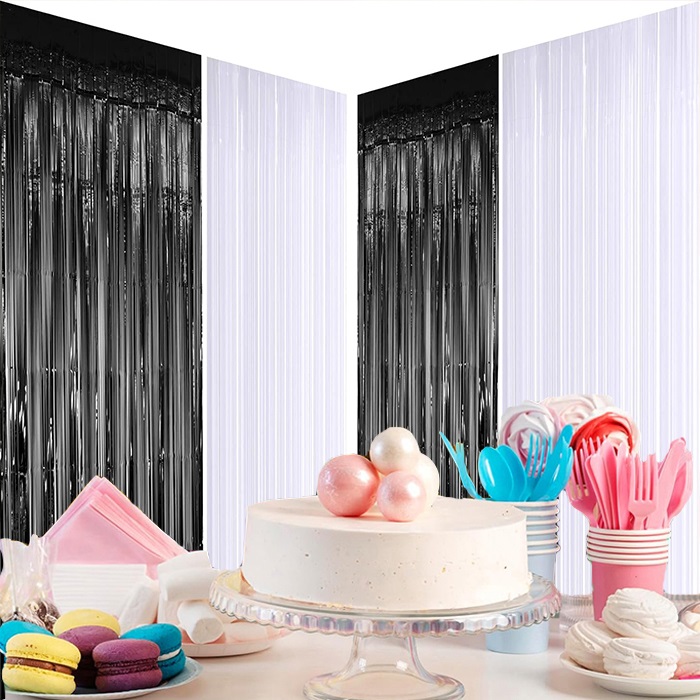 Siyah Beyaz Renkli Parlak Duvar Perdesi