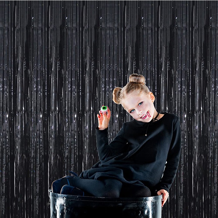 Siyah Renkli Parlak Duvar Perdesi