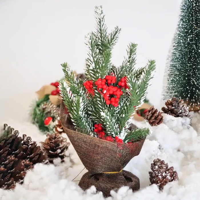 Yılbaşı Çuhalı Süslü Çam Ağacı