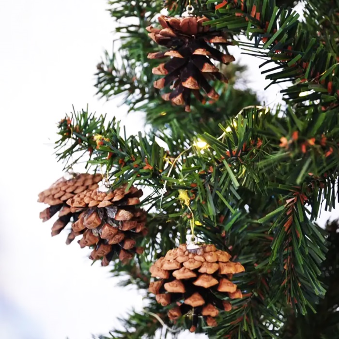 Yılbaşı Ağacı Gümüş Kozalak